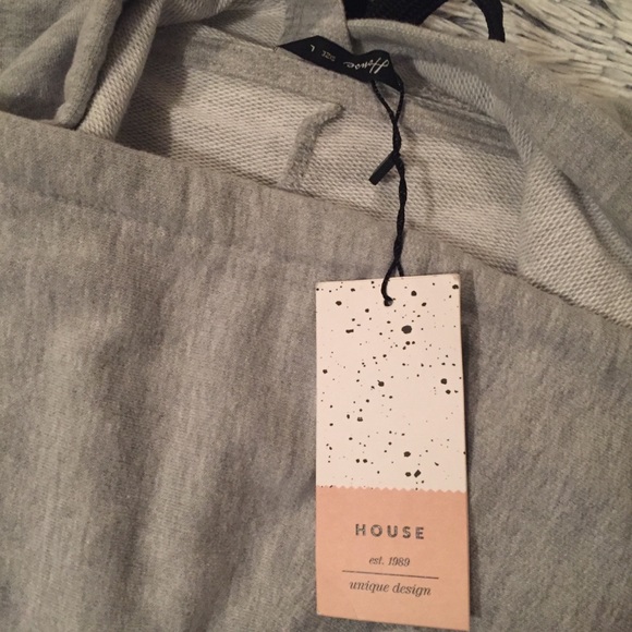 Fashion Graphic Sweater Sz M - Picture 4 of 4